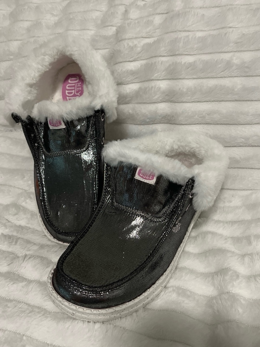 Hey Dude Womens Black Shiny FauxFur Lined Slip-On Shoes Size 7